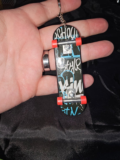 Skateboard keychain (2)