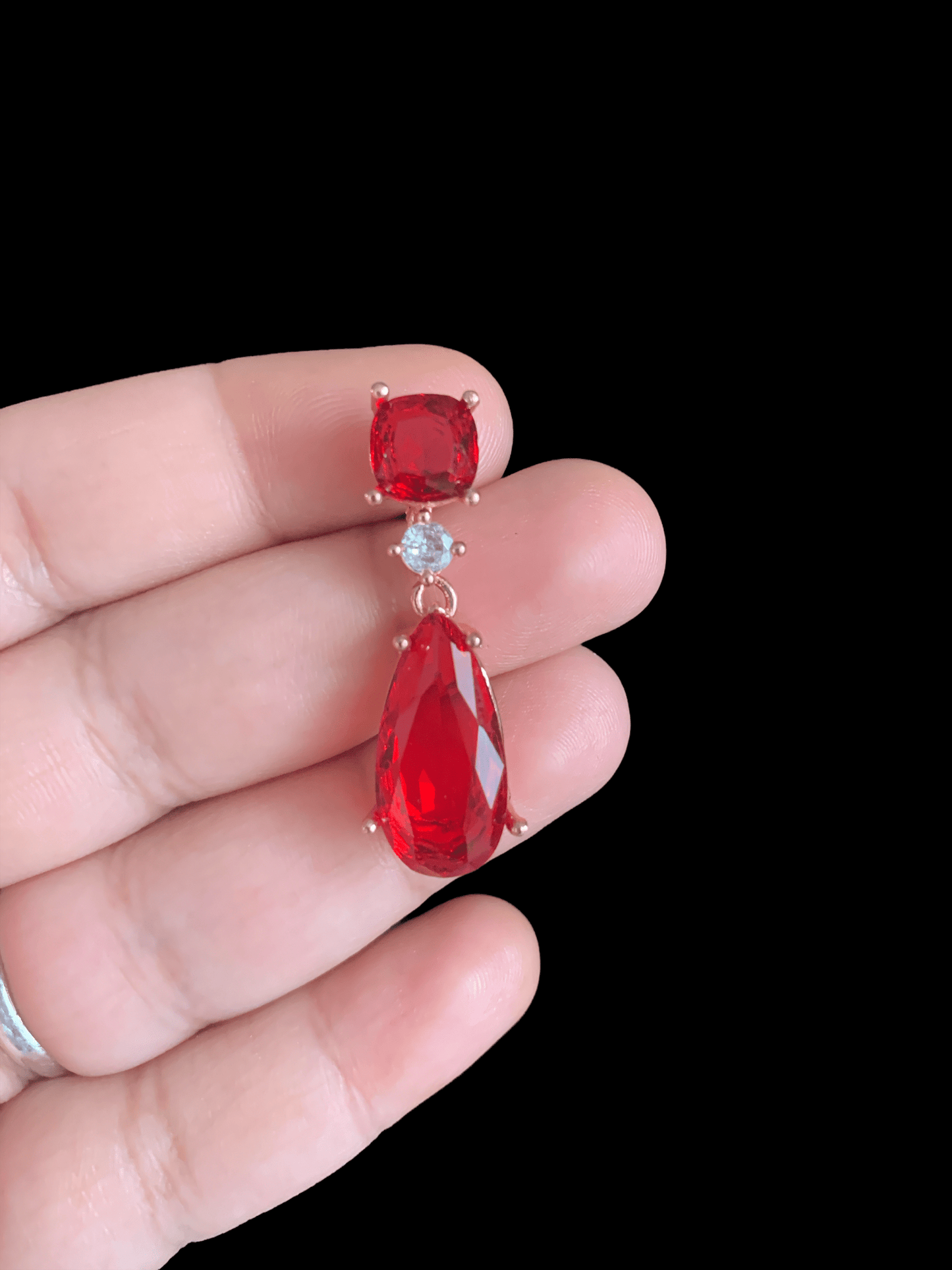 DER788 Cz tear drop earrings ( READY TO SHIP )