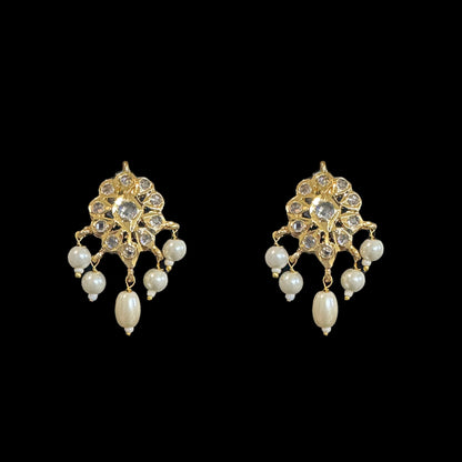 PS226 gold plated pendant set in pearls ( SHIPS IN 4 WEEKS )