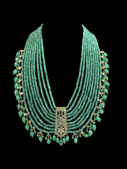 DLN66 Indu long green beads haar (SHIPS IN 3 WEEKS)