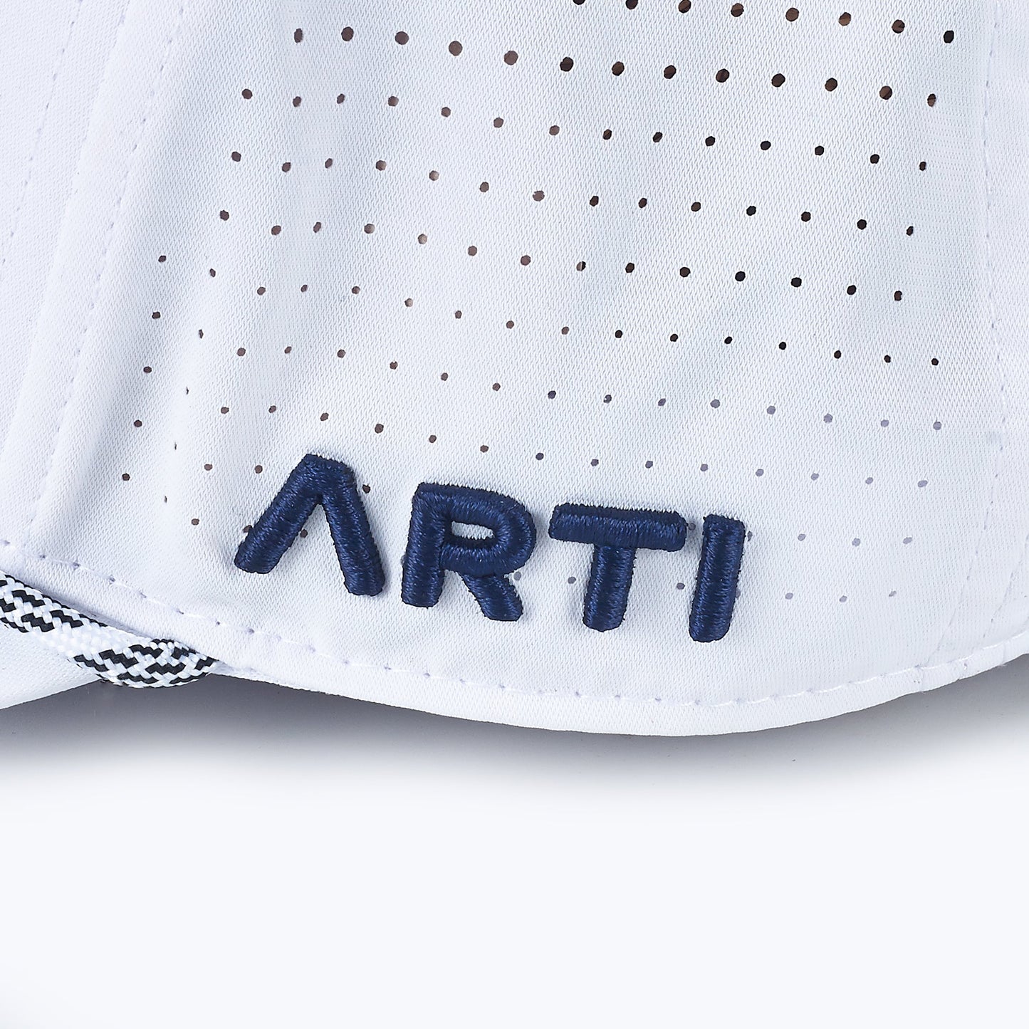ARTI White Performance Crown Rope Hat