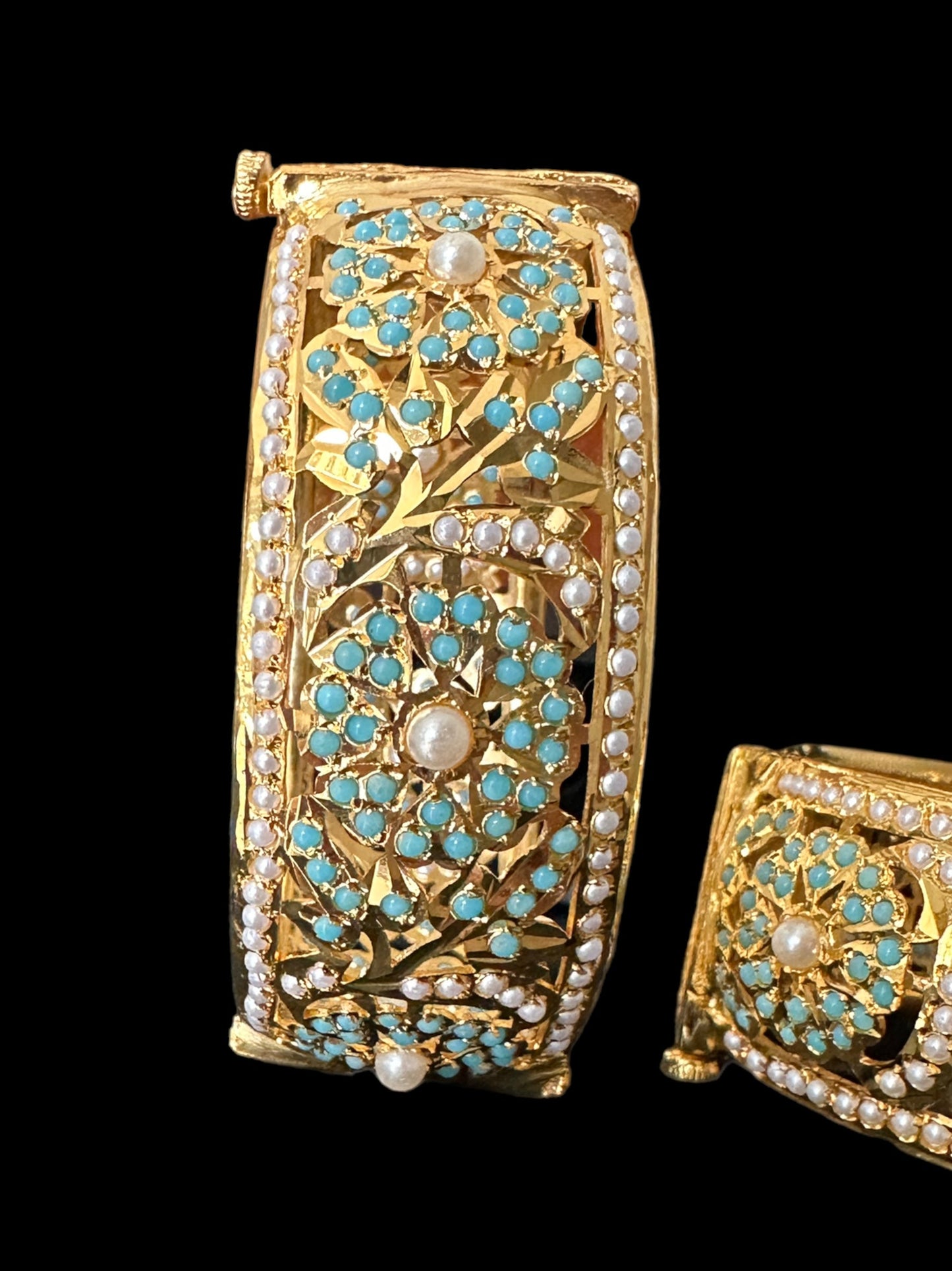 B172Alea Jadau bangles in turquoise pearls ( SHIPS IN 4 WEEKS )