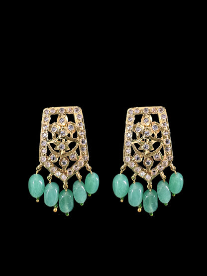 DLN66 Indu long green beads haar (SHIPS IN 3 WEEKS)