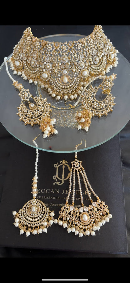 BR494 Marzia bridal set in pearls ( SHIPS IN 3 WEEKS )