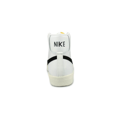 NIKE Women's Basketball Shoe, White/Black, 12.5