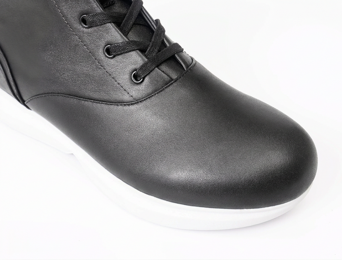 Black & White All-Day WOA Dress Sneaker