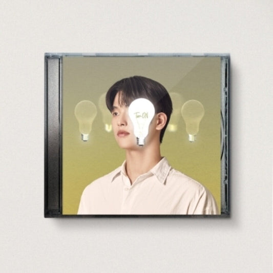 Onlee - Turn On - Jewel Case (W/Book) (Stic) (Phot) (Asia) [CD]