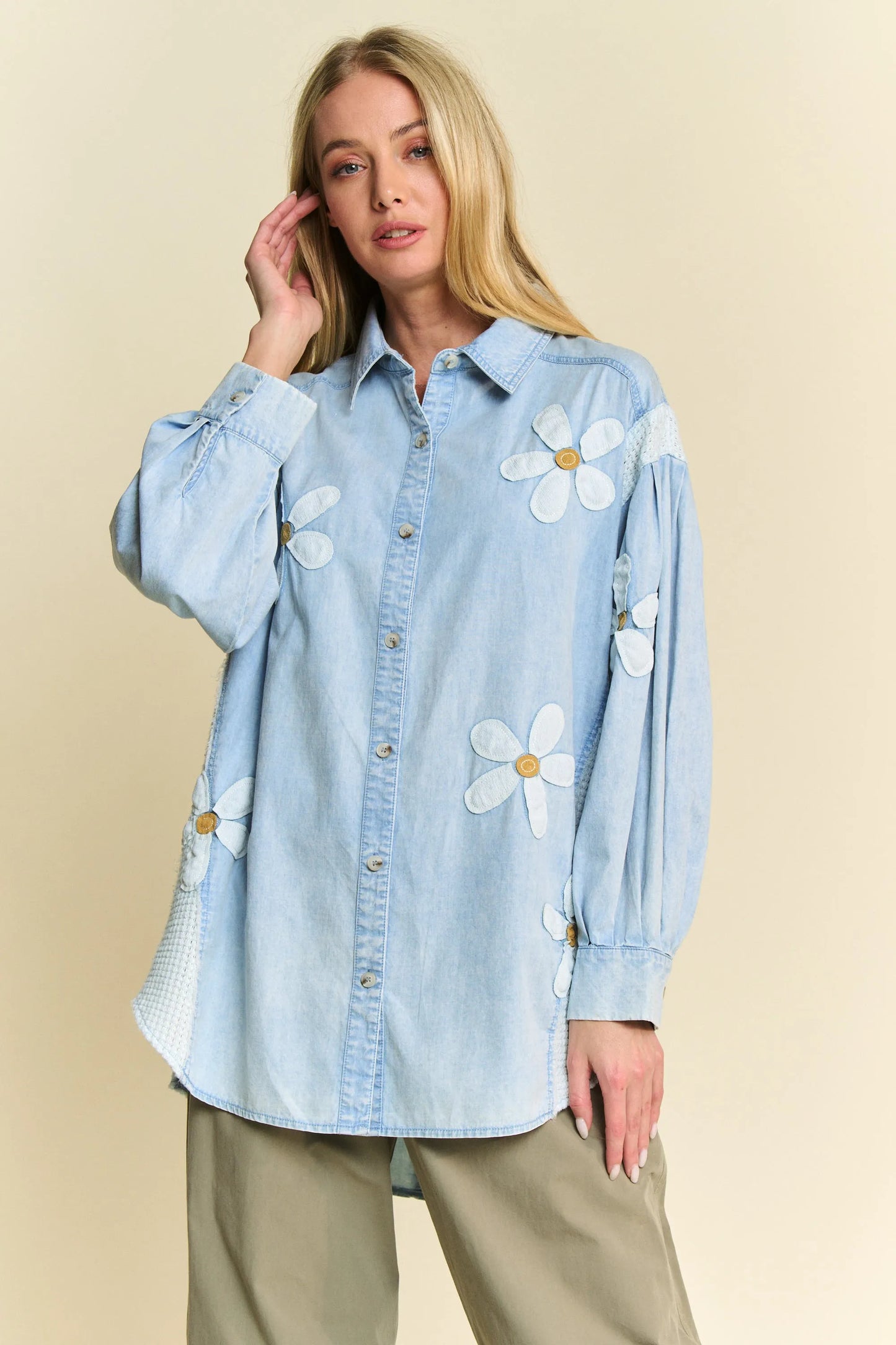 Davi & Dani Lightweight Washed Daisy Patch Waffle Knit Shirt