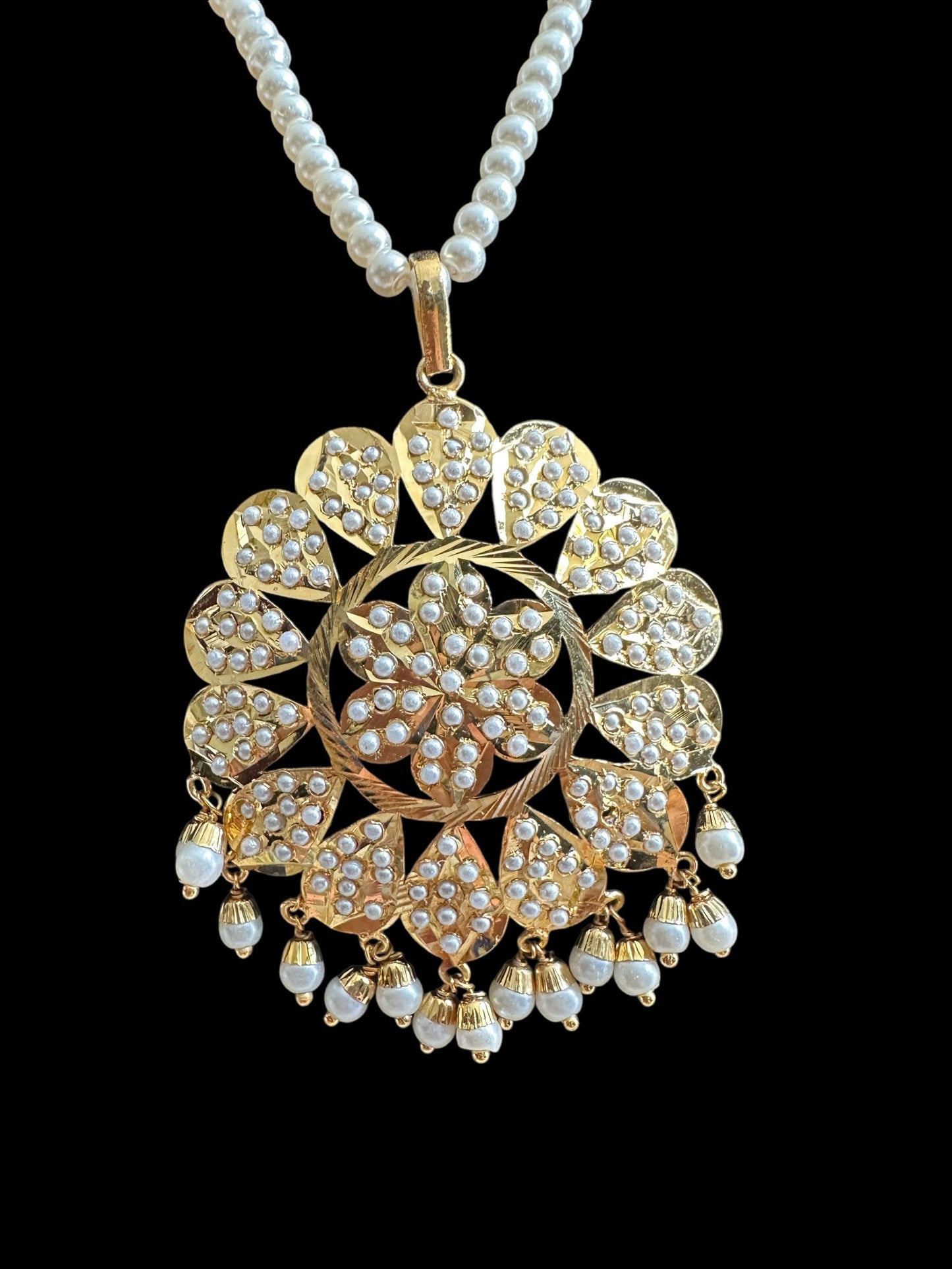 PS376 Kavya pendant set in pearls   ( READY TO SHIP)