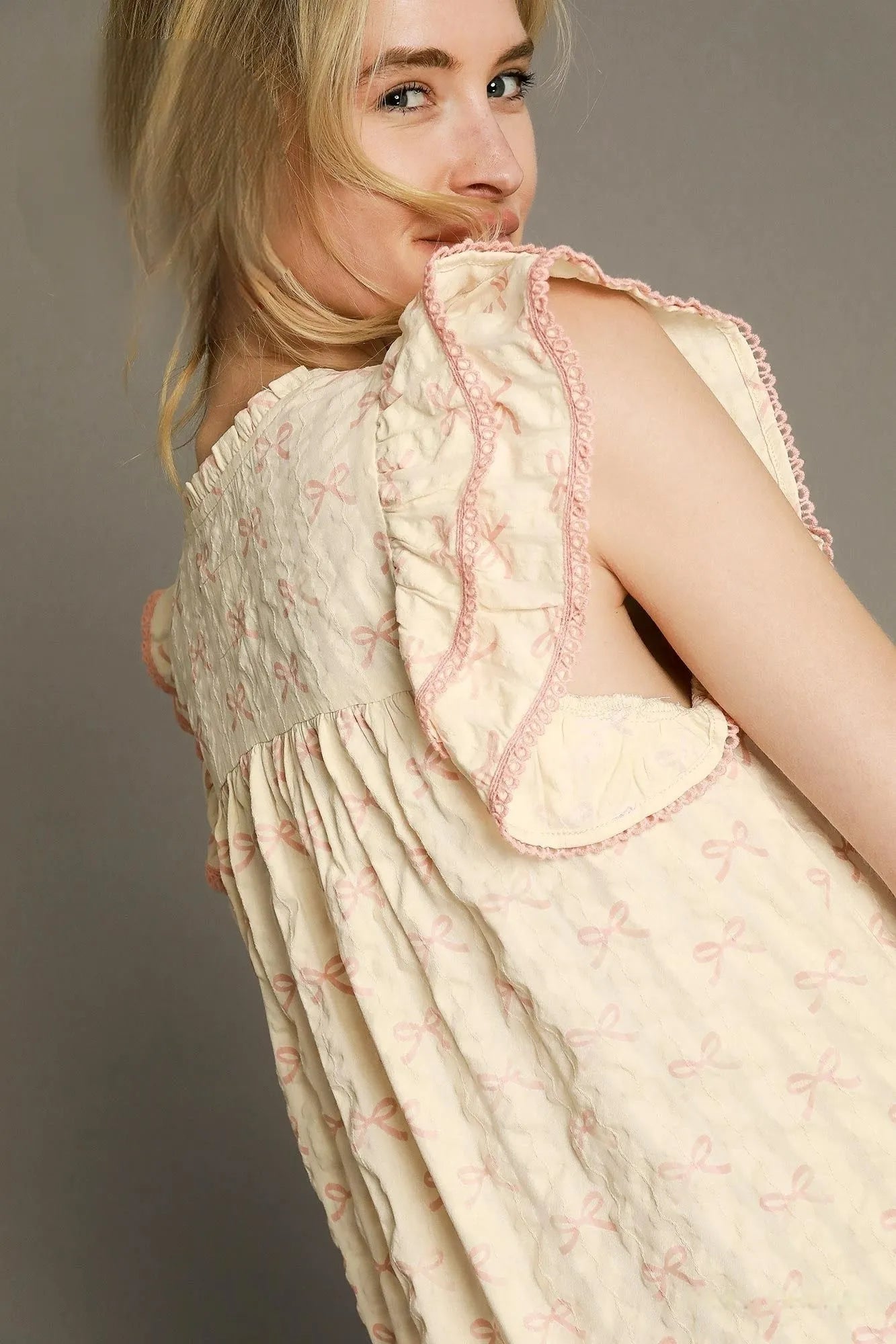 Bow Print Ruffled Cap Sleeve Mini Dress