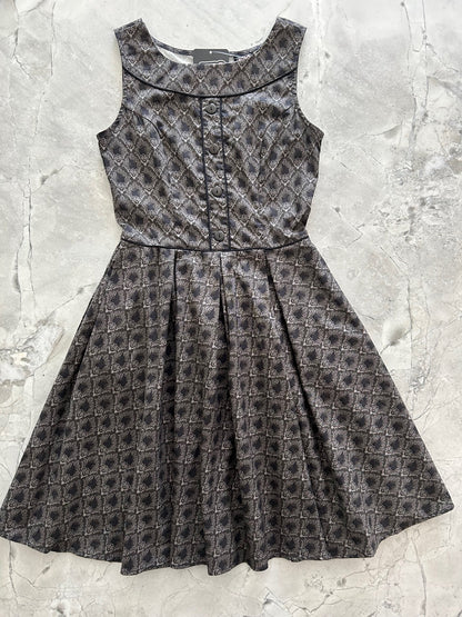 Elizabeth Dress in Witchcraft - Med only, 1 left!