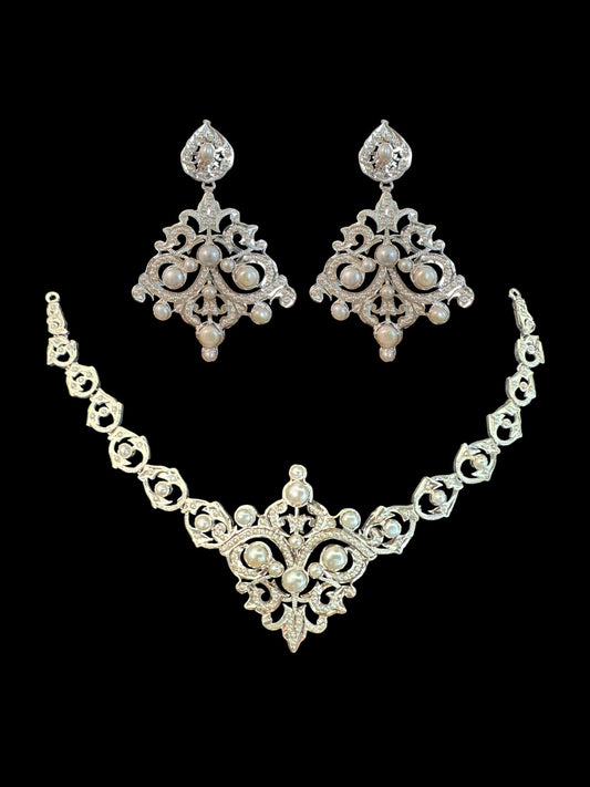 92.5 silver necklace set with fresh water pearls  ( READY TO SHIP )