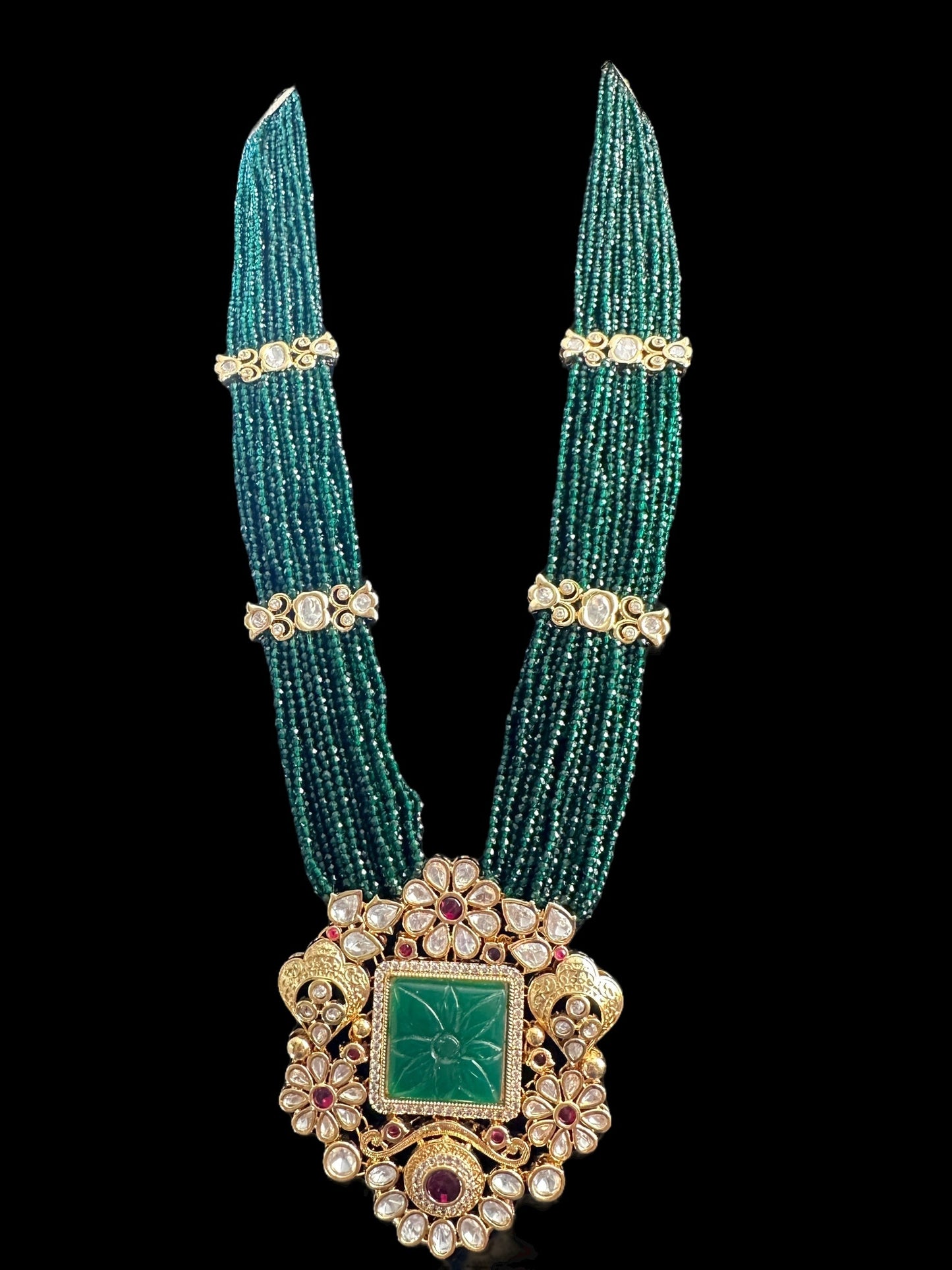 DLN83 Gaiti Polki Rani haar with earrings Tika - Green / emerald ( READY TO SHIP )