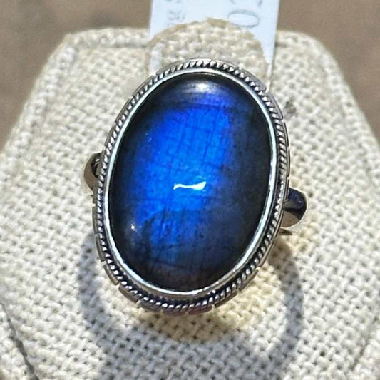 Labradorite Oval Beaded-Edge Ring – Sterling Silver – Size 6
