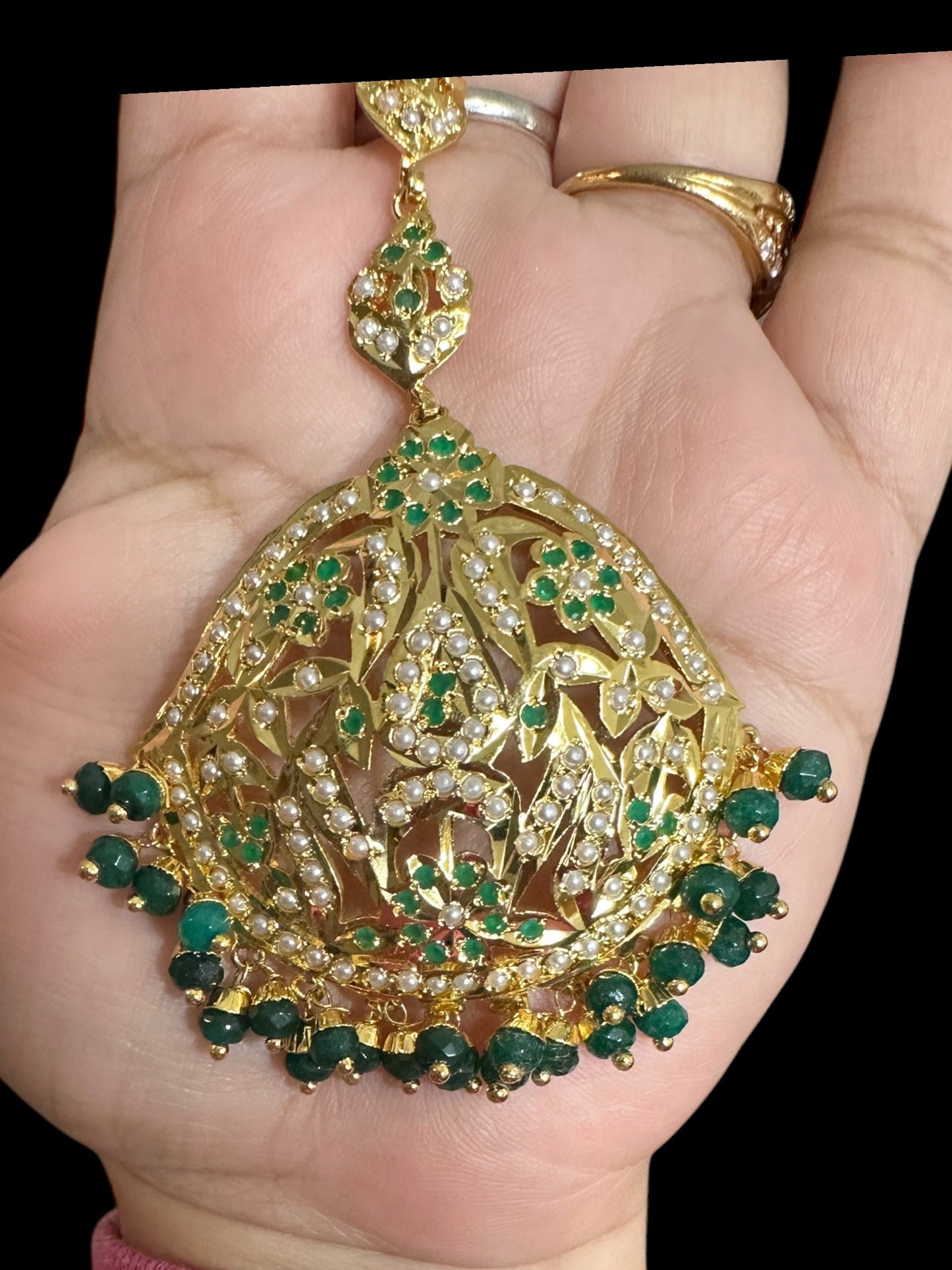 DJTK354 Jadau tika in green , ( SHIPS IN 4 WEEKS  )