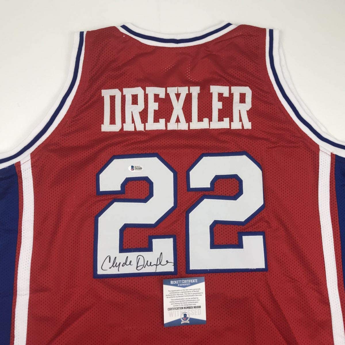Autographed/Signed Clyde Drexler Houston Red College Basketball Jersey Beckett BAS COA