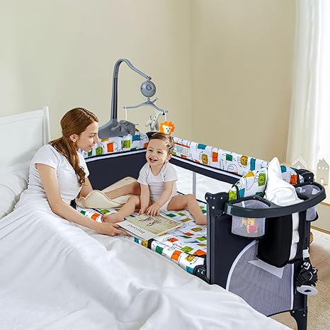 Baby Bassinet Bedside Crib with Portable Changing Table, 5-in-1 Pack and Play Baby Crib, Bedside Crib Sleeper with Mattress, Music Box, Carry Bag, Foldable Playard for Newborn to Toddles
