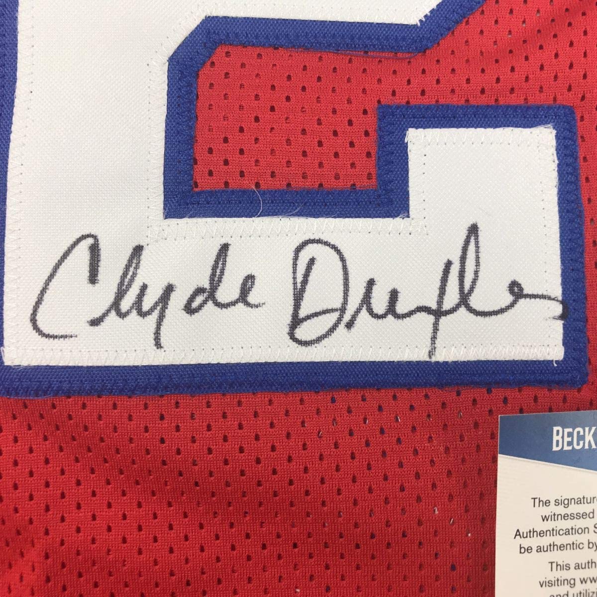 Autographed/Signed Clyde Drexler Houston Red College Basketball Jersey Beckett BAS COA