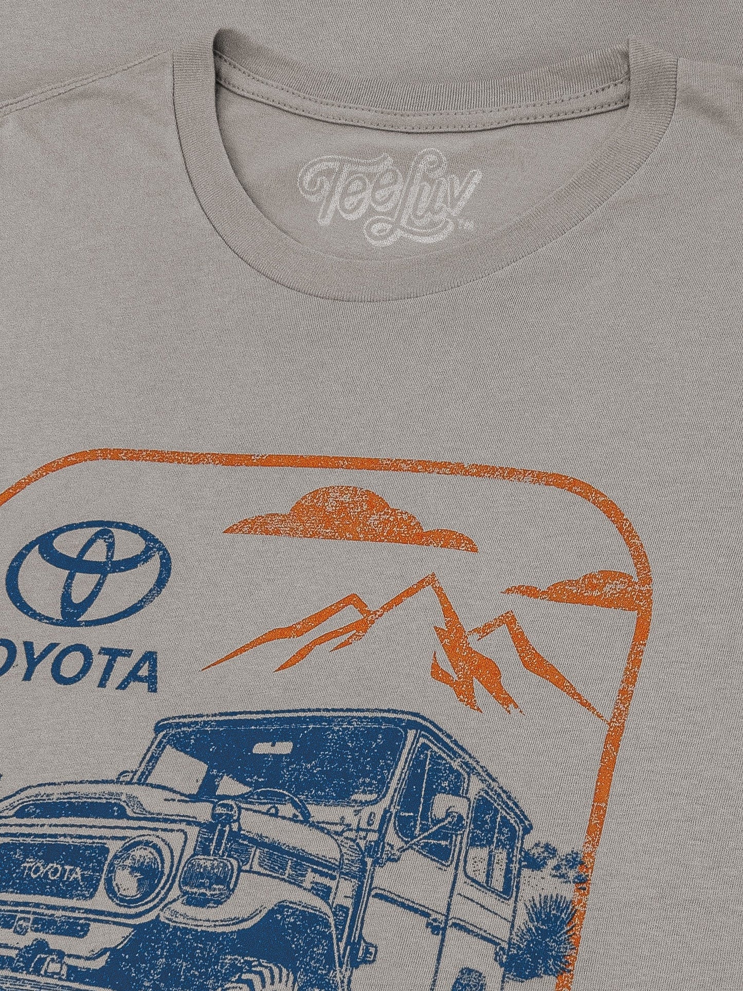 Retro Toyota Land Cruiser Climb Higher T-Shirt - Light Gray