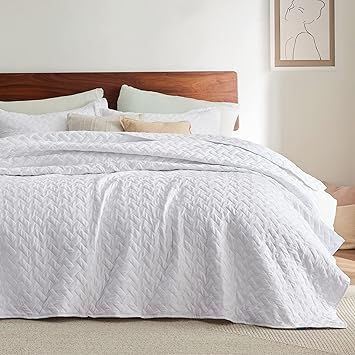 Bedsure Quilts King Size - Lightweight Bedspreads King Size with Basket Weave Pattern, Soft Quilt Bedding Set, White Comforter Set Coverlet for All Seasons with 2 Pillow Shams