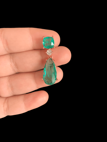 DER788 Cz tear drop earrings ( READY TO SHIP )