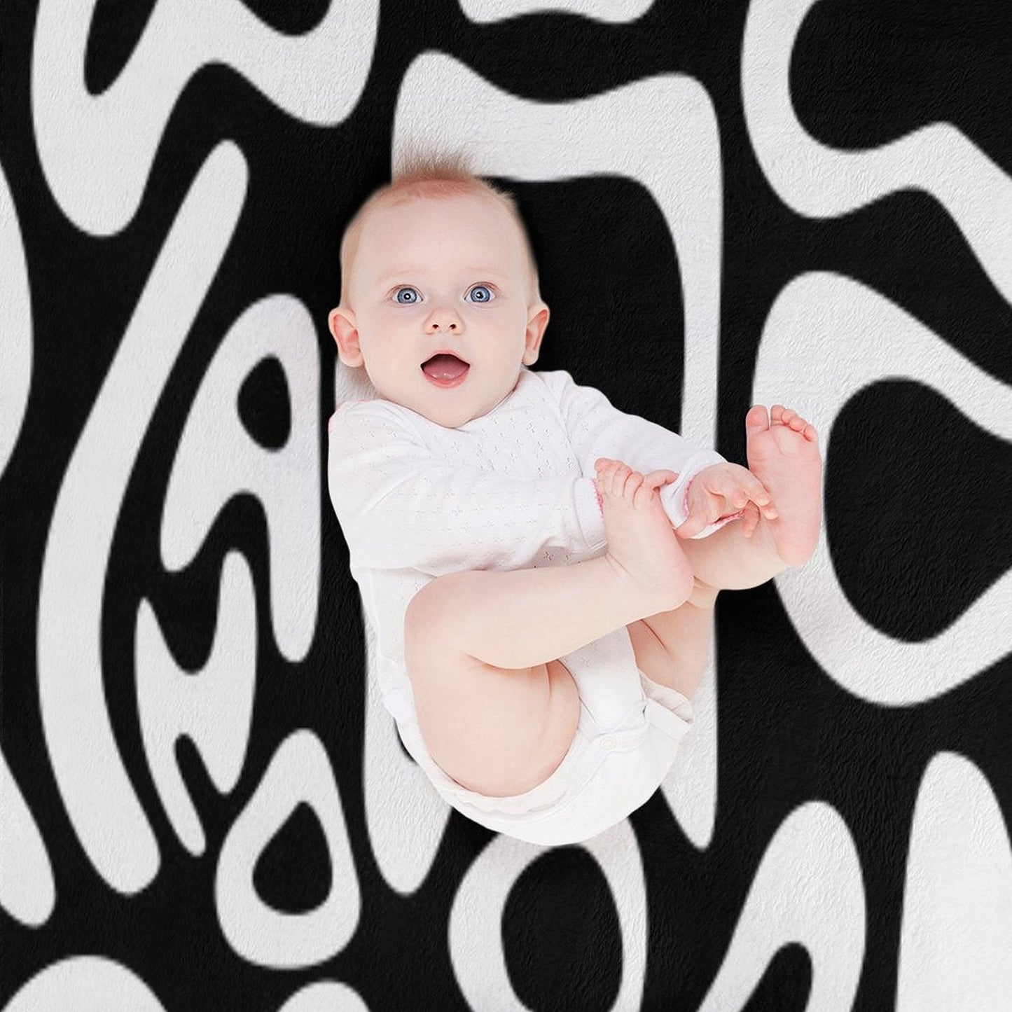 Lando Norris 2024 White Helmet Pattern Throw Blanket