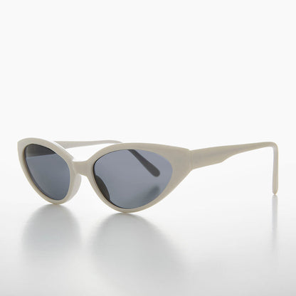 Shallow Lens Extreme Cat Eye Sunglass - Alexa