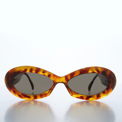 Classic Chunky Oval Women's Sunglasses - Alicia