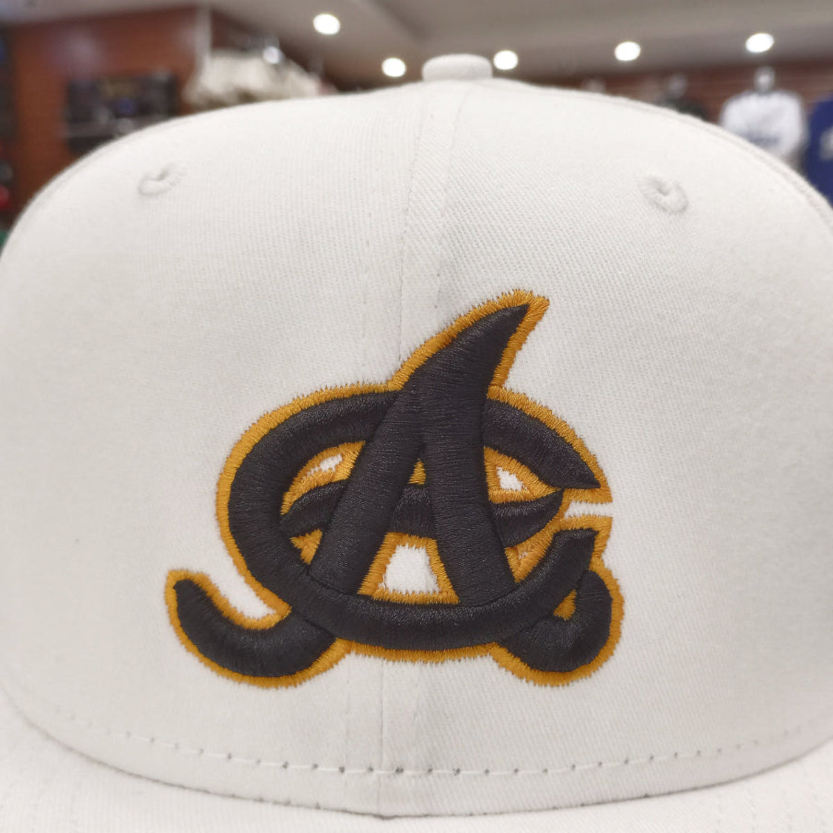 Aguilas Cibaeñas New Era SnapBack Black Logo white Hat