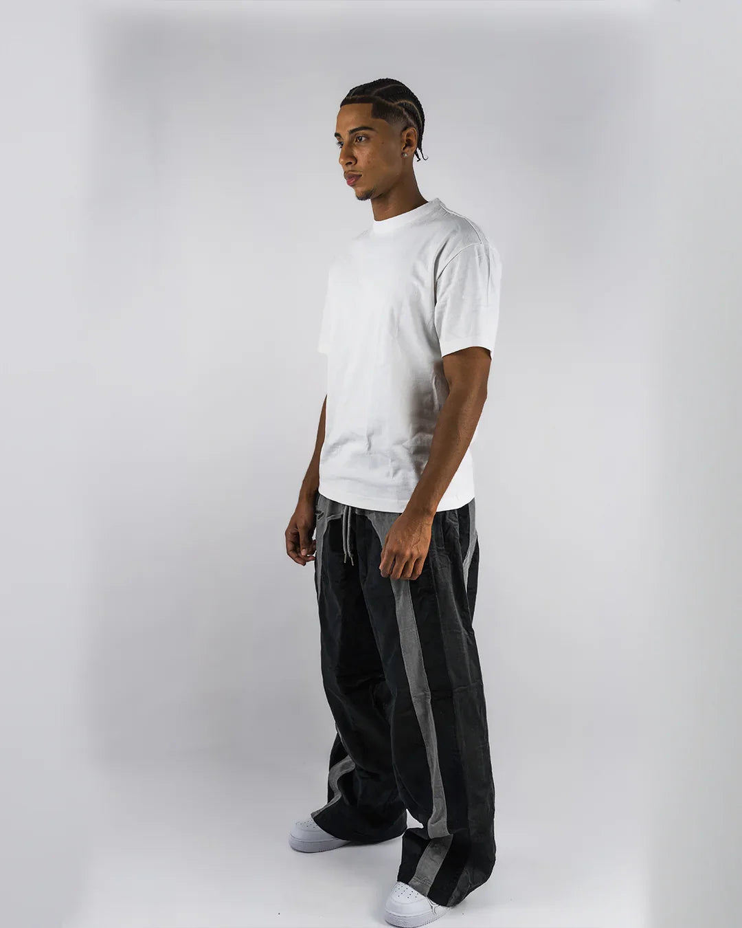 "RADIANT AURA" WIDE LEG SWEATS (POKERFACE)