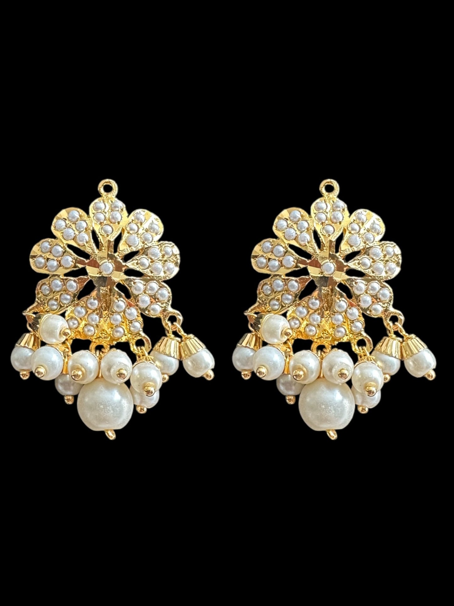 PS376 Kavya pendant set in pearls   ( READY TO SHIP)