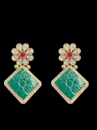 DLN83 Gaiti Polki Rani haar with earrings Tika - Green / emerald ( READY TO SHIP )