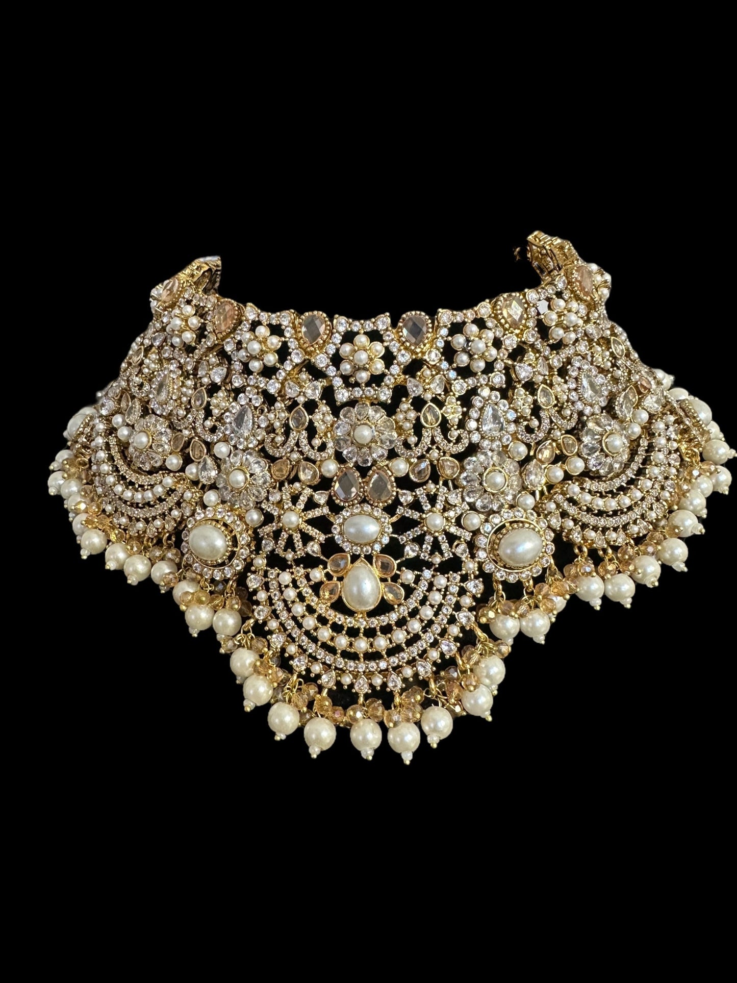 BR494 Marzia bridal set in pearls ( SHIPS IN 3 WEEKS )