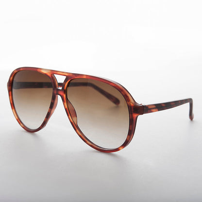 Large Frame Pilot Vintage Sunglass with Gradient Lens - Champ