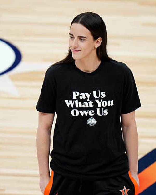 Caitlin Clark Black Tee