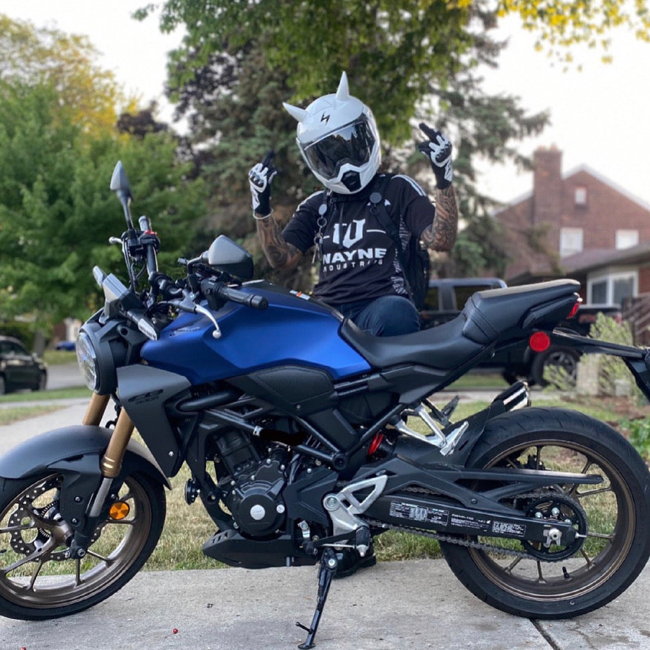MagNeatOhz: Large White Devil Horns for Helmet