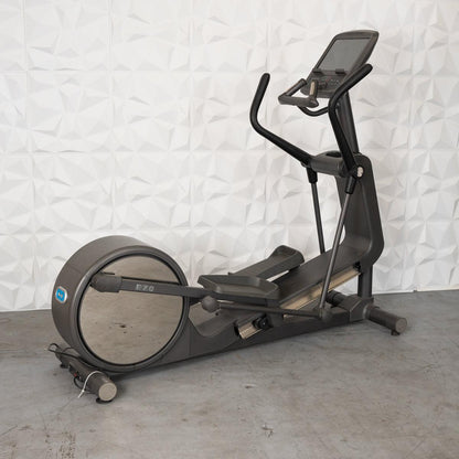 Commercial Elliptical Trainer - Touch Screen - Muscle D Fitness -  Cardio - Cross Trainer
