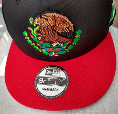Embroidered Shield and flag SnapBack Mexico Black - Red Hat
