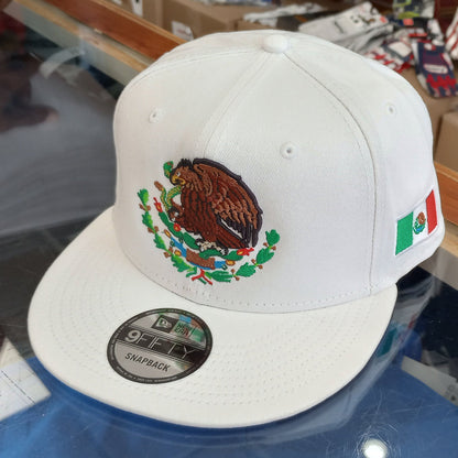Embroidered Shield and flag SnapBack Mexico New Era White Hat