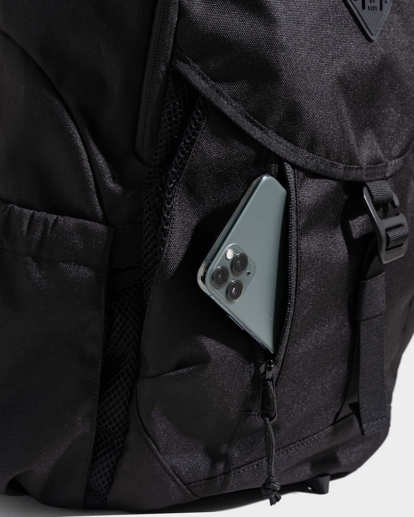 (R)evolution™ 25L Transit Pack