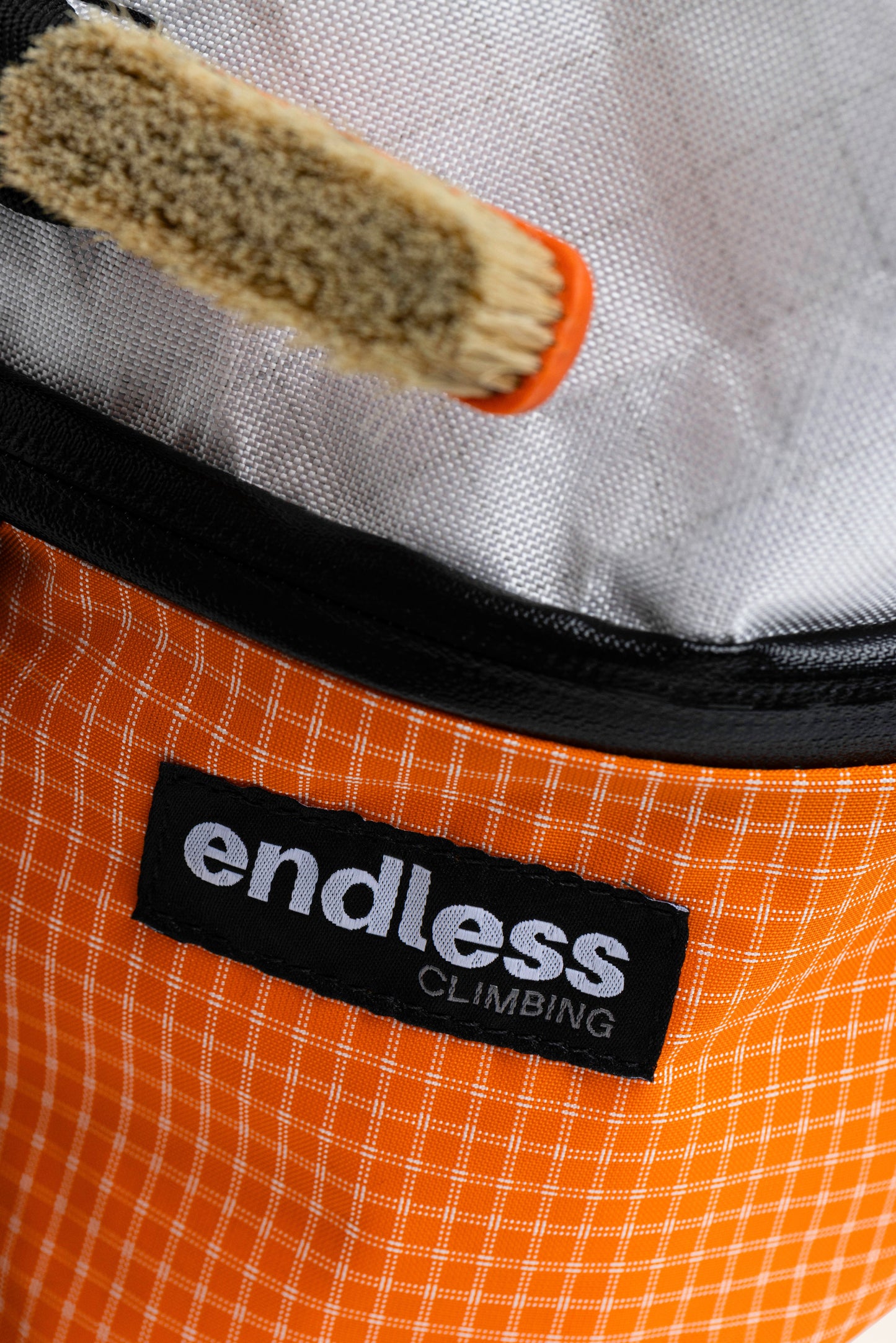 Magnetic Brush Bucket