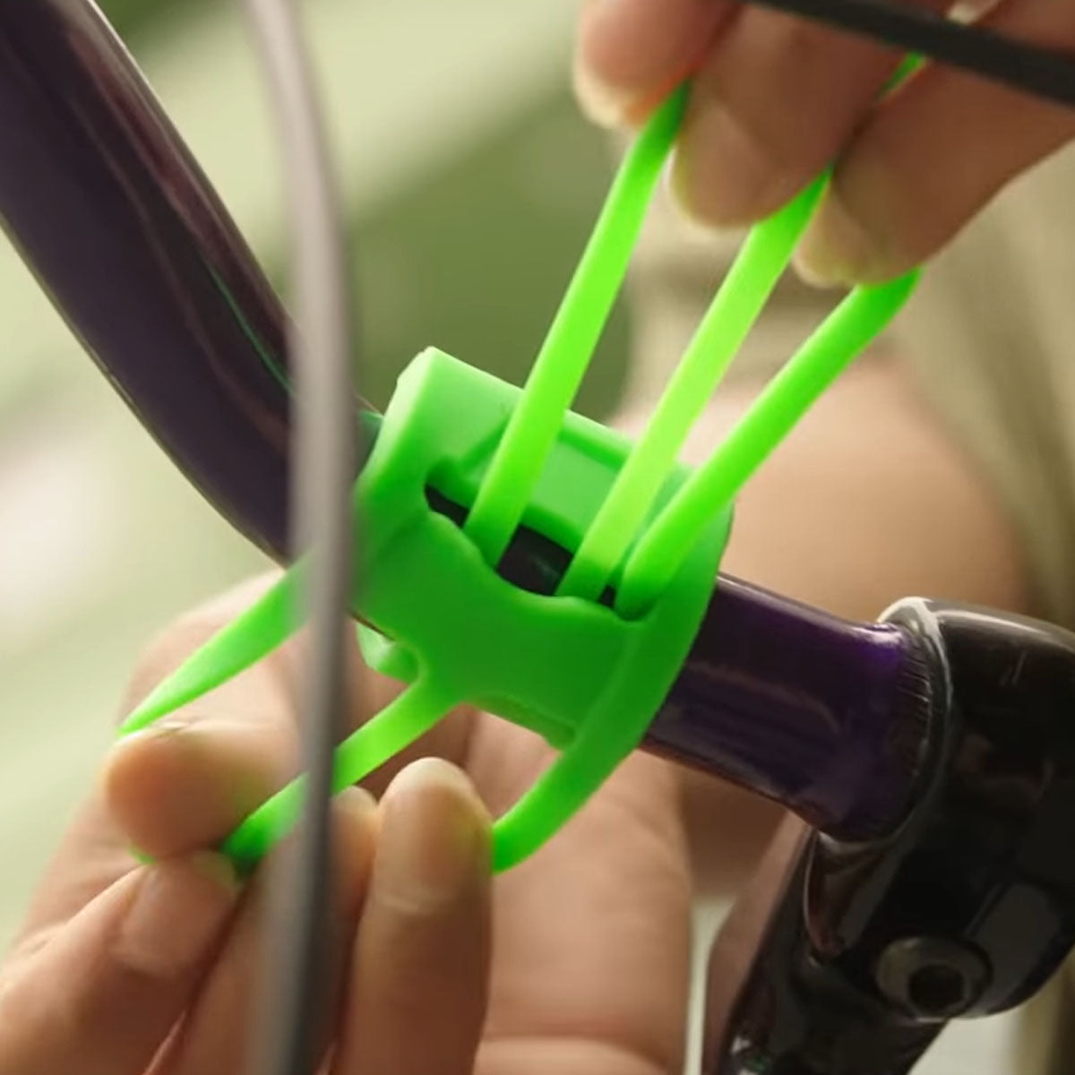 FINN - Universal Bicycle Phone Mount - Transparent