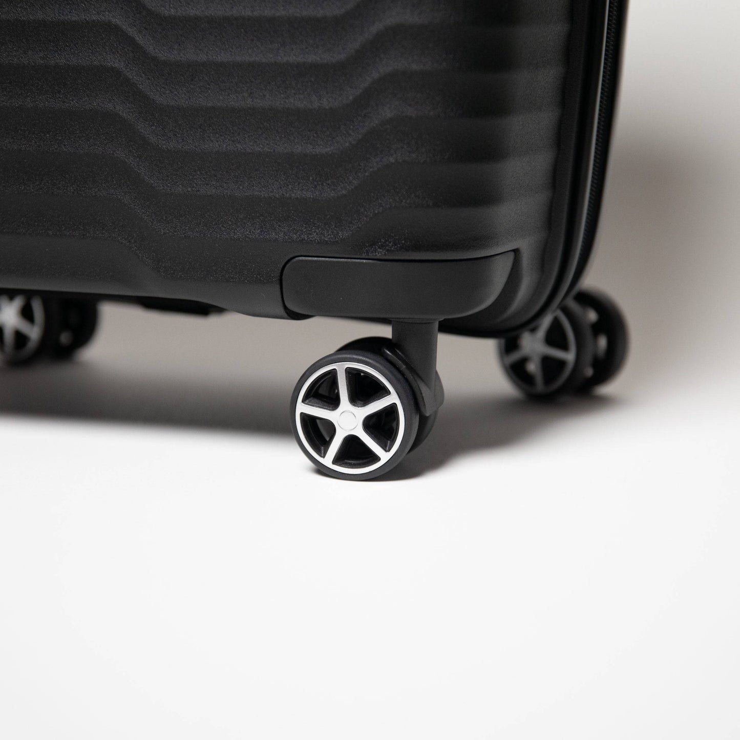 20-inch Black Carry-On Hardcase Roller Luggage with 360° Wheels