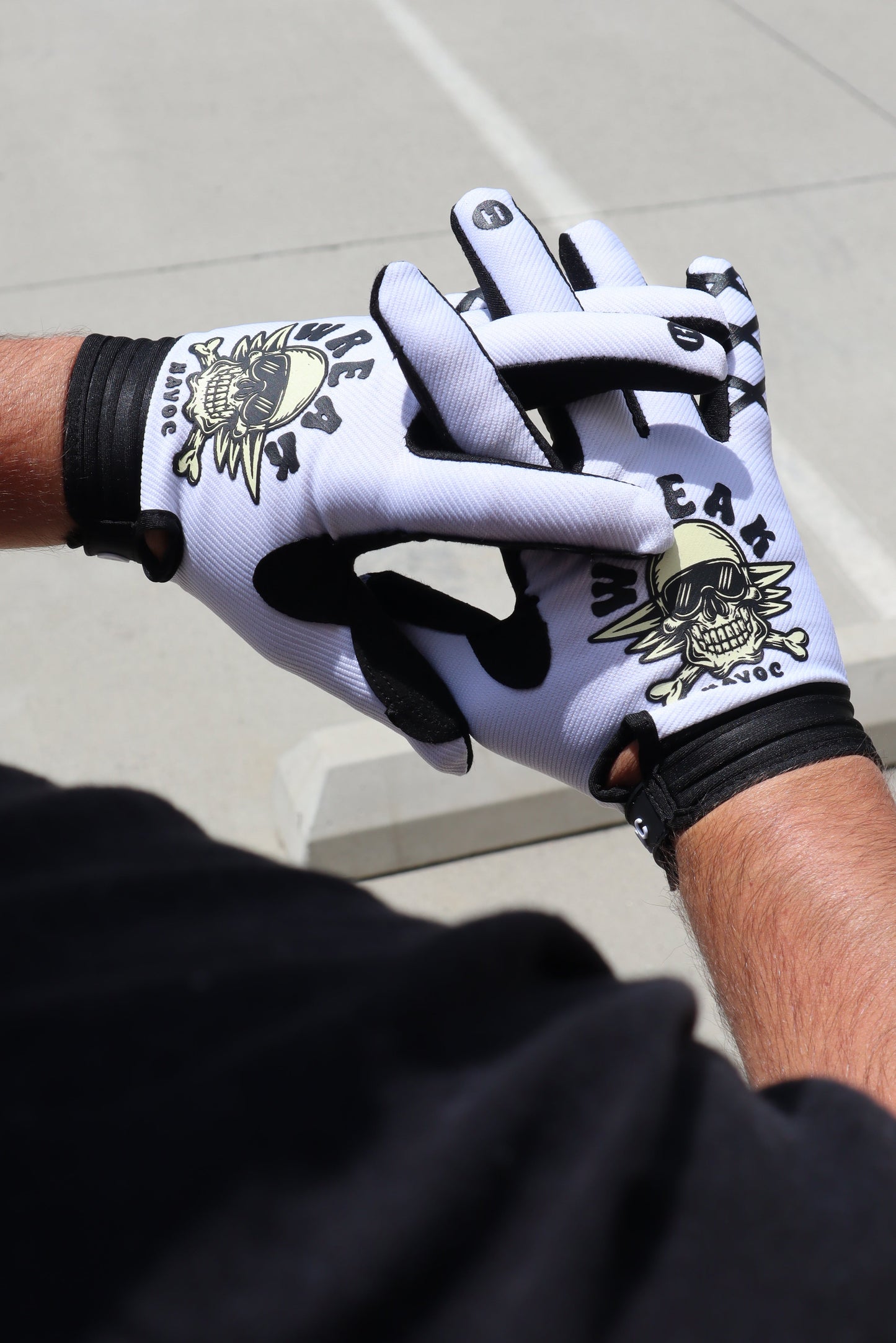 Skull and Crossbones Gloves