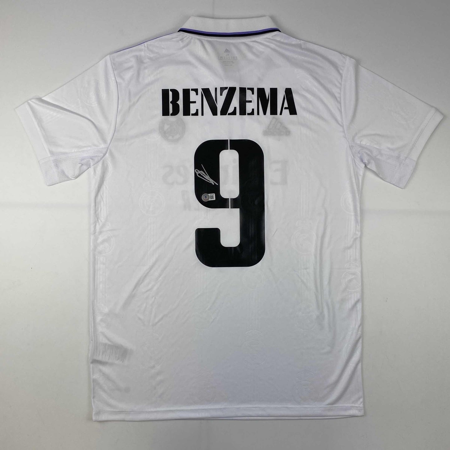 Autographed/Signed Karim Benzema Real Madrid 2022-23 White Soccer Jersey Beckett BAS COA