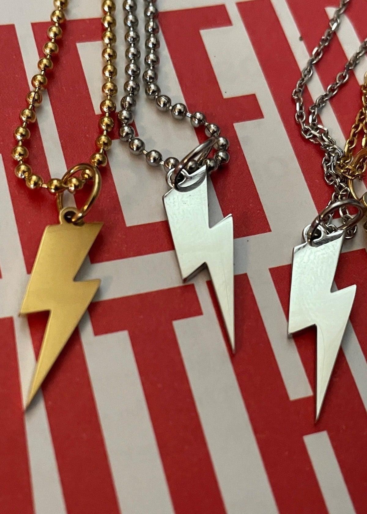 Necklace Bolt