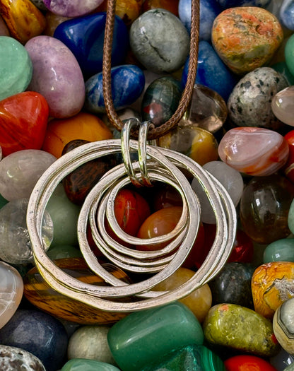 🔘 7-Layered Asymmetrical Circle Pendant Necklace – Bold. Minimal. Fabulous.