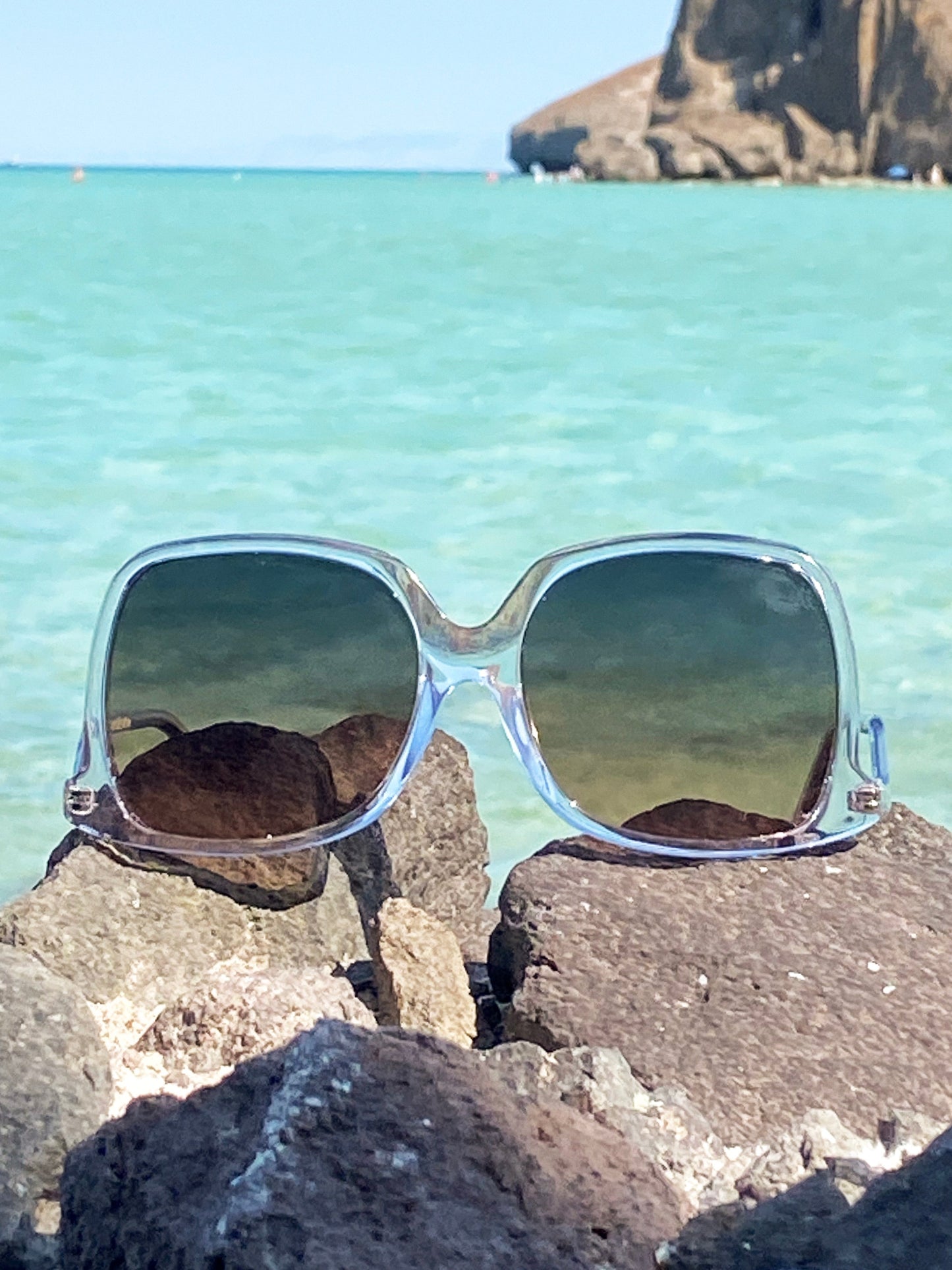 Mia Sunglass - Green / Coral