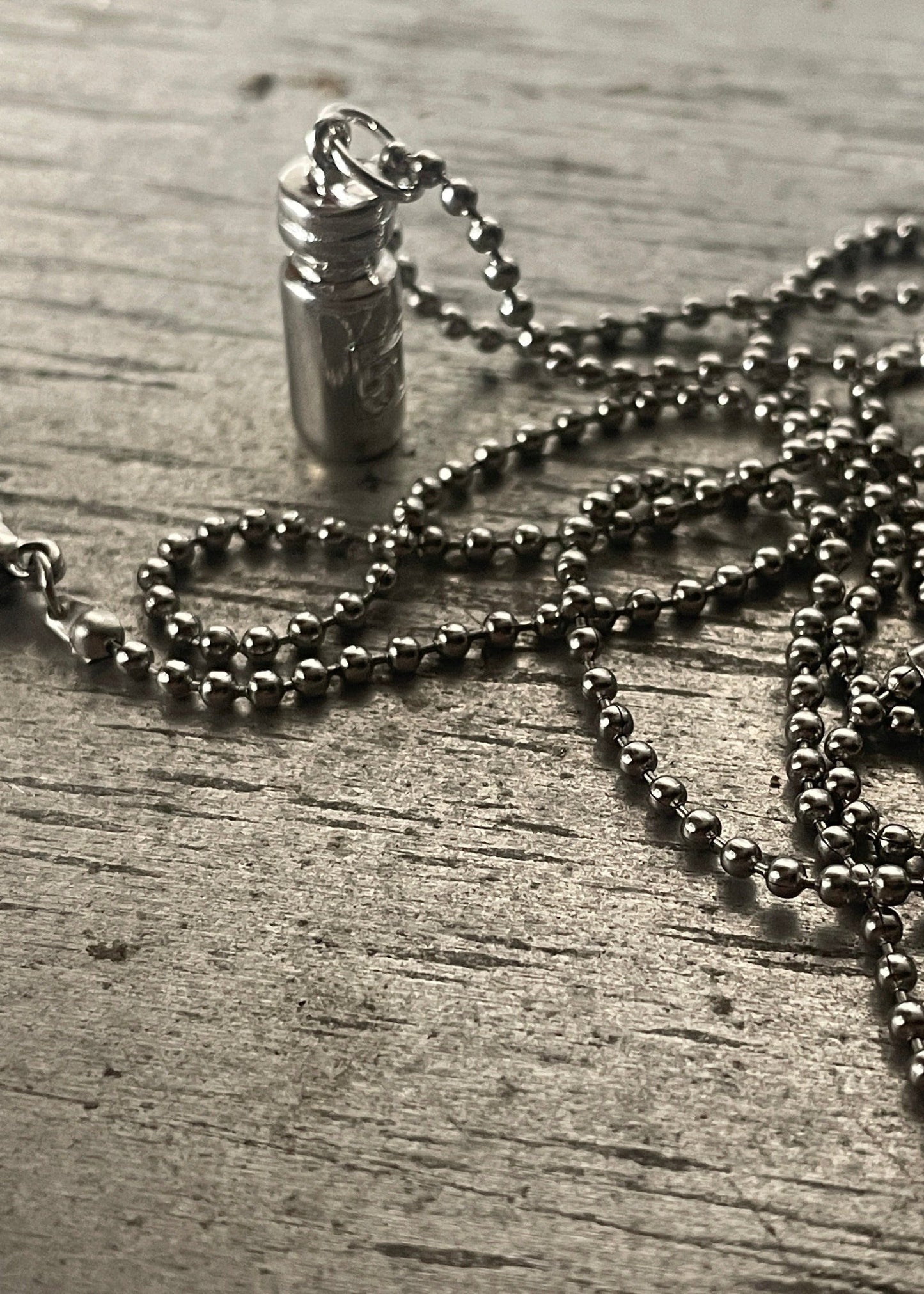 Necklace Bidon