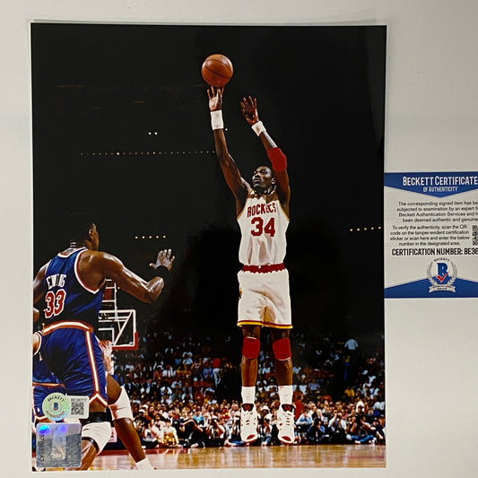 Autographed/Signed Hakeem Olajuwon Houston Rockets 8x10 Basketball Photo Beckett BAS COA